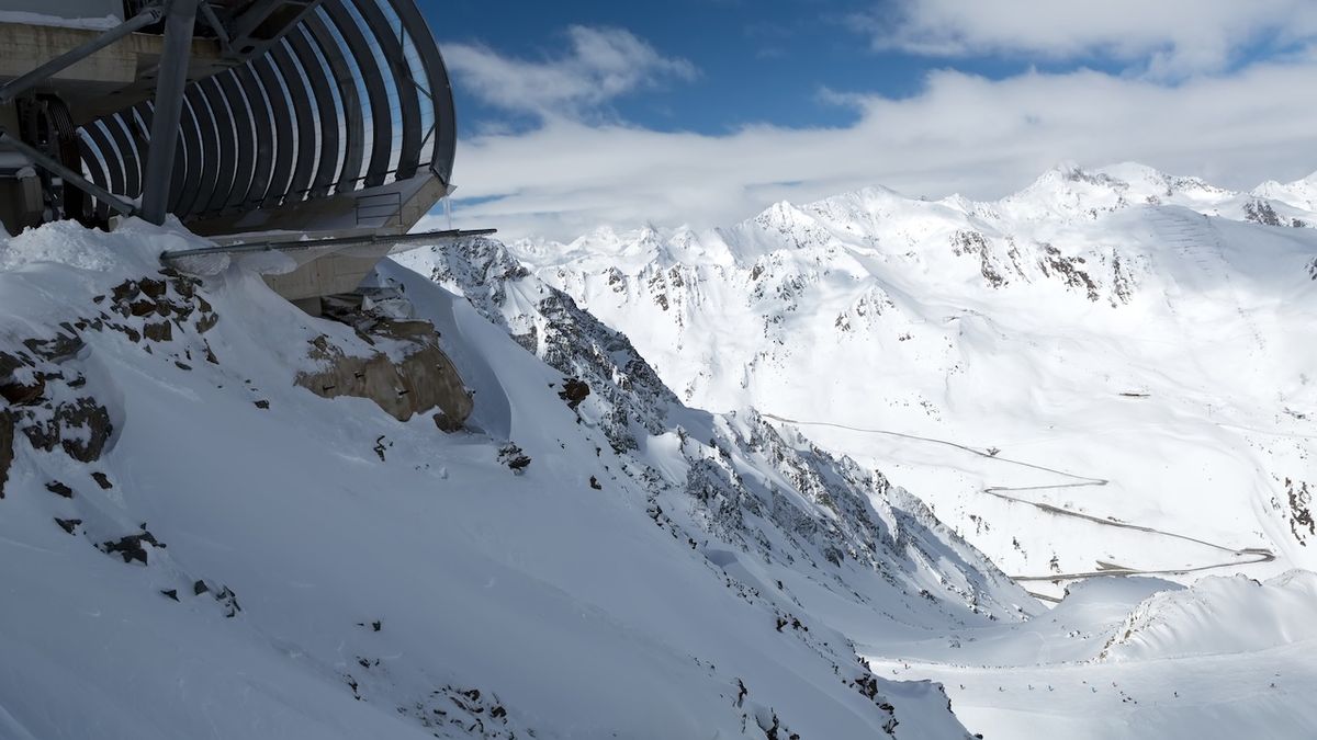Lavina v Tyrolsku zabila pět lidí, další zaskočila lyžaře na sjezdovce